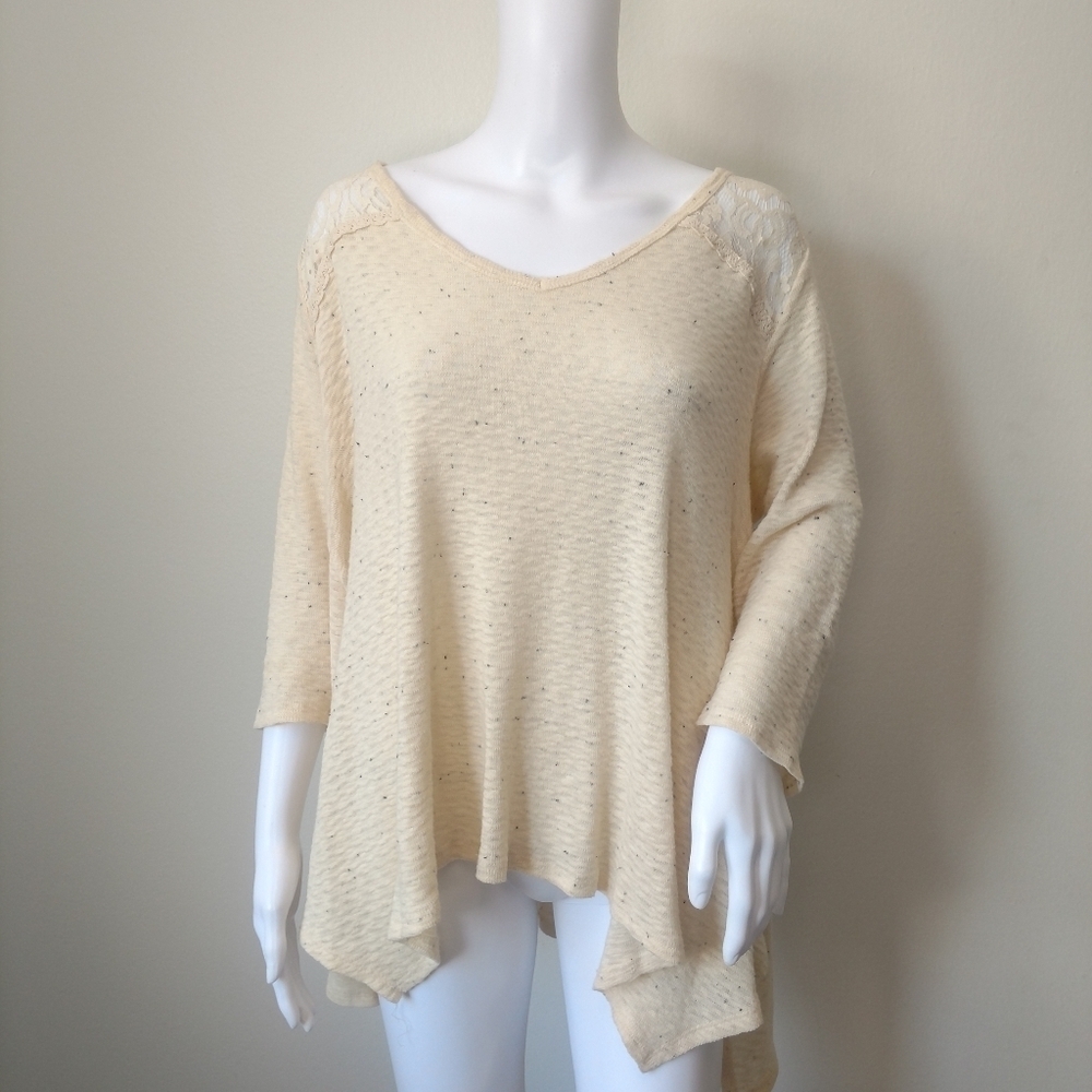 Everleigh Anthro M shark bite hem top size - Picture 1 of 6